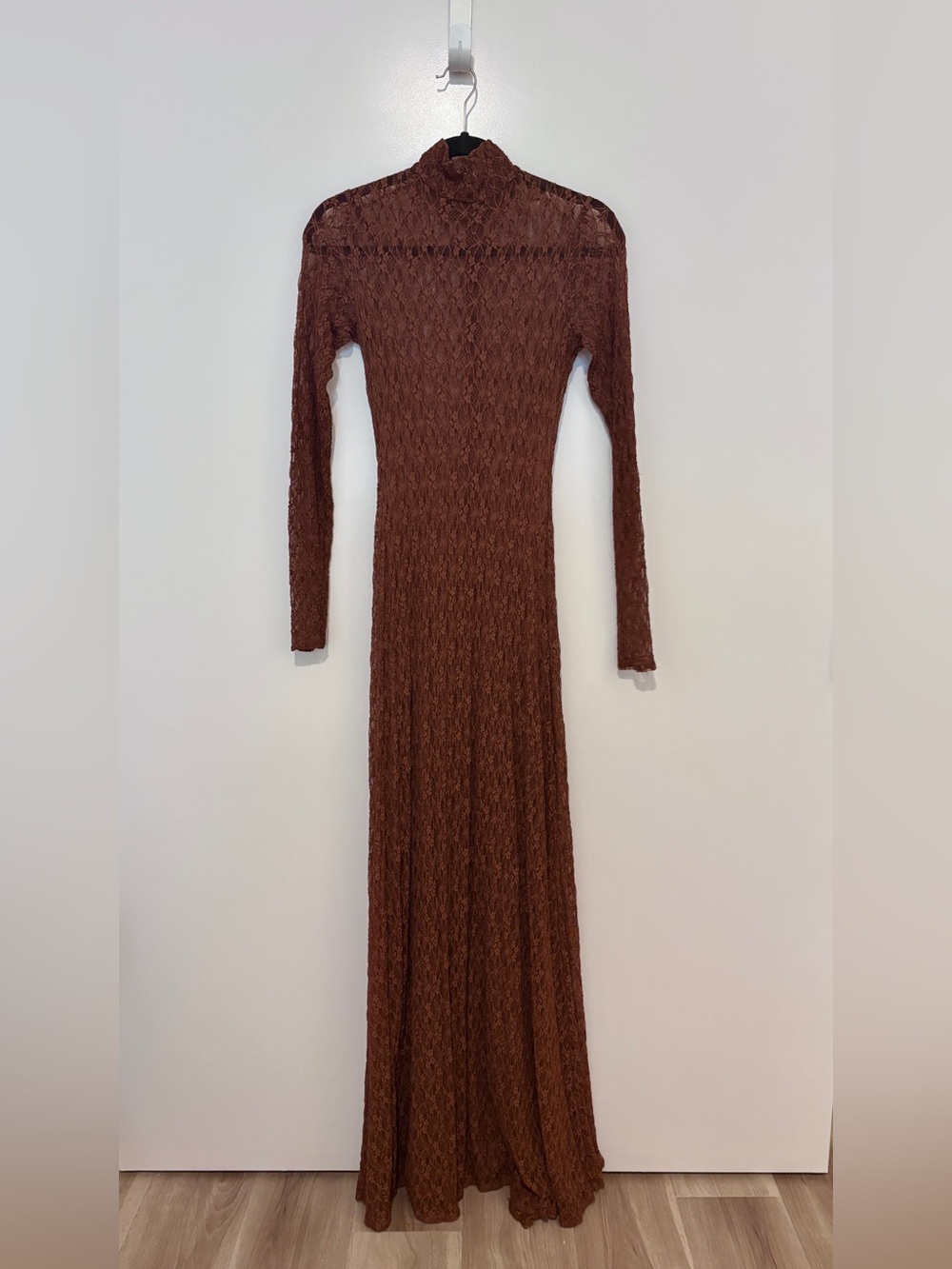 Long sleeve stretch lace brown turtleneck maxi dress 🤎 - Picture 3 of 5